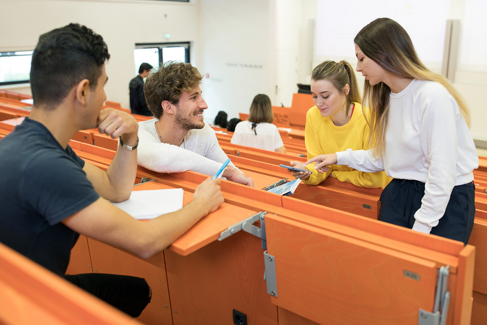 Studierende im Hörsaal (c) Raimo Rudi Rumpler